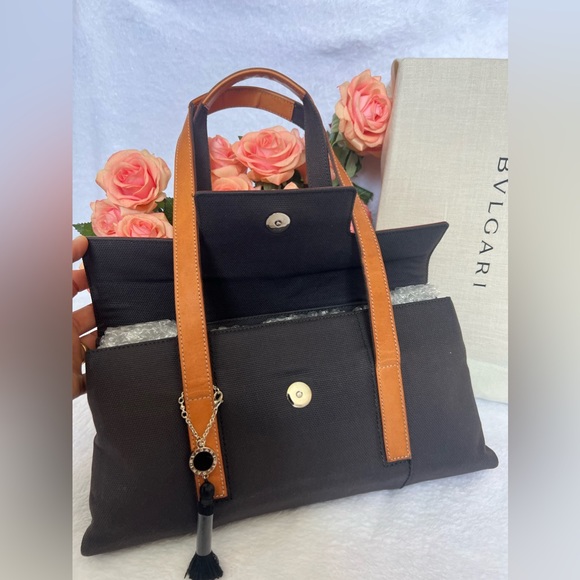 BVLGARI Leather & Canvas Shoulder Bag/ Handbag. Authentic - Picture 9 of 15